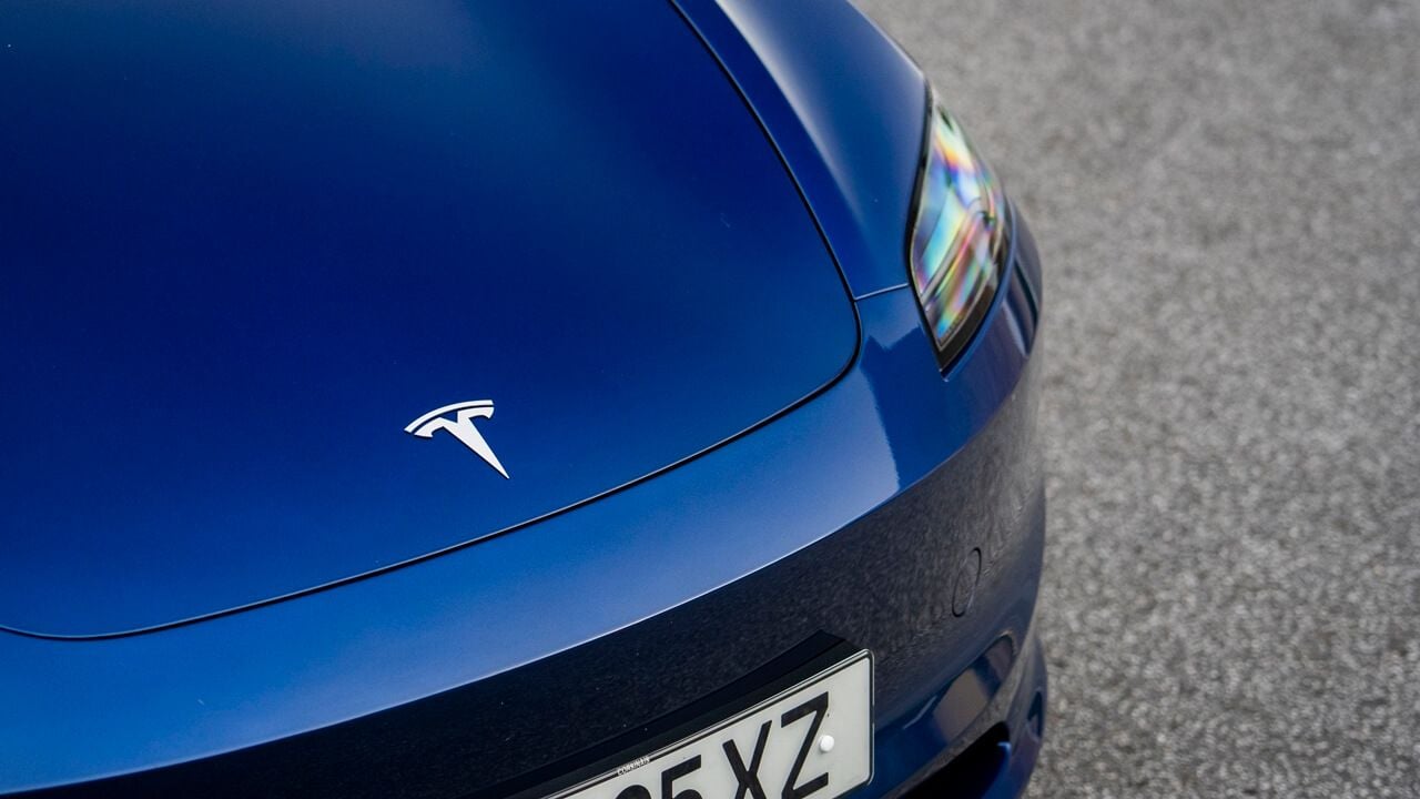 Tesla anuncia la fecha de lanzamiento de su nuevo coche eléctrico económico