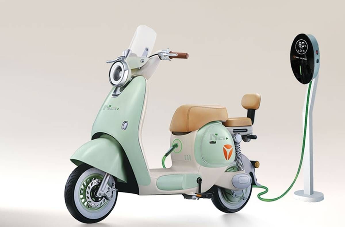 Un precio de apenas 400 euros. Este scooter eléctrico con batería de sodio quiere romper el mercado