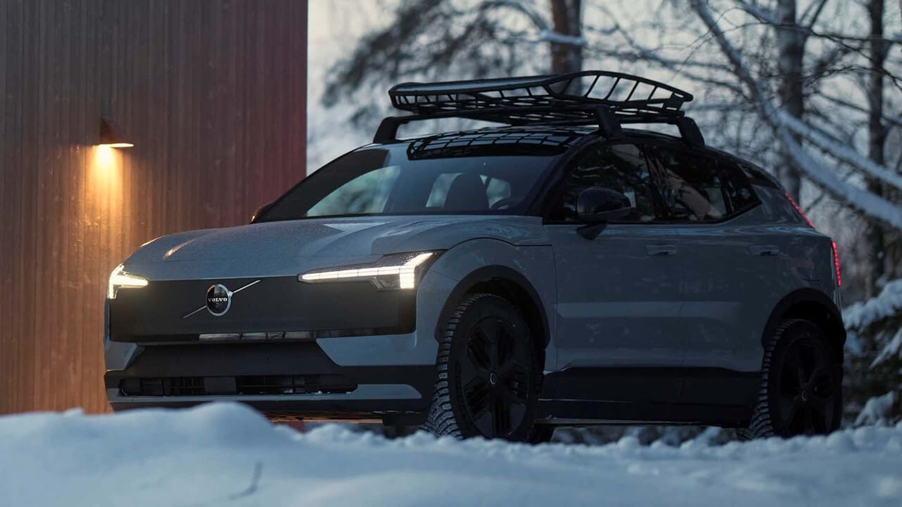 Volvo EX30 Cross Country, el superventas eléctrico se convierte en un pequeño todoterreno