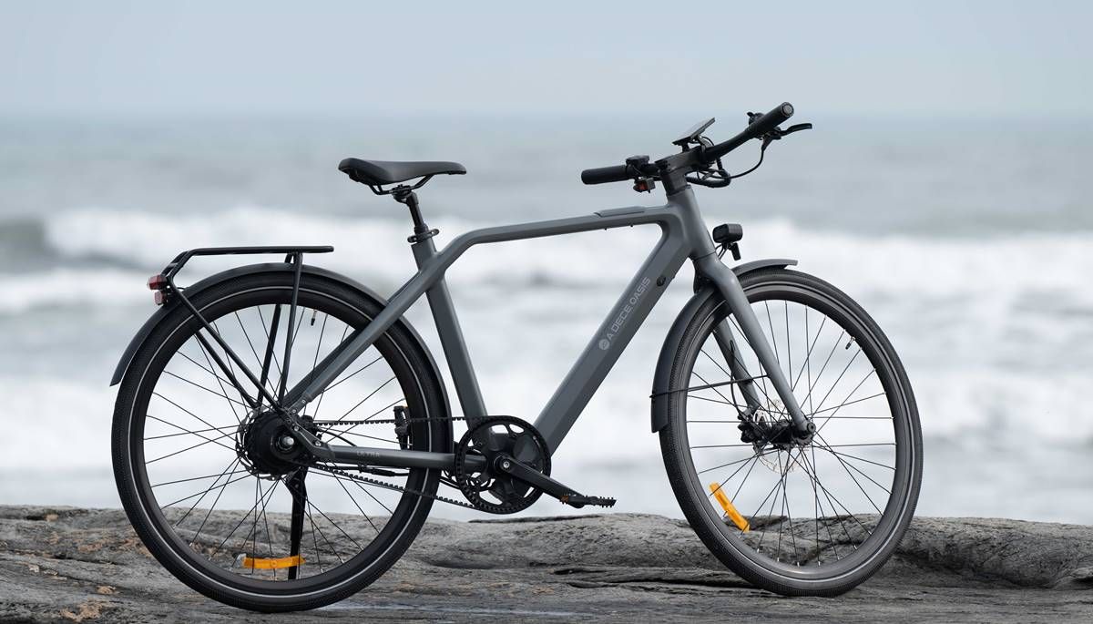 Air 30 Ultra: una bici eléctrica ligera, con cambio de marchas automático, GPS y transmisión por correa