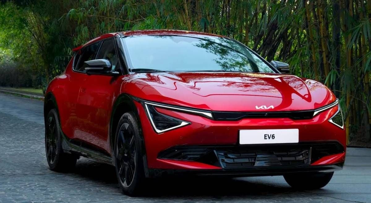 El nuevo KIA EV6 tiene más autonomía, mejores tiempos de carga, y es más barato