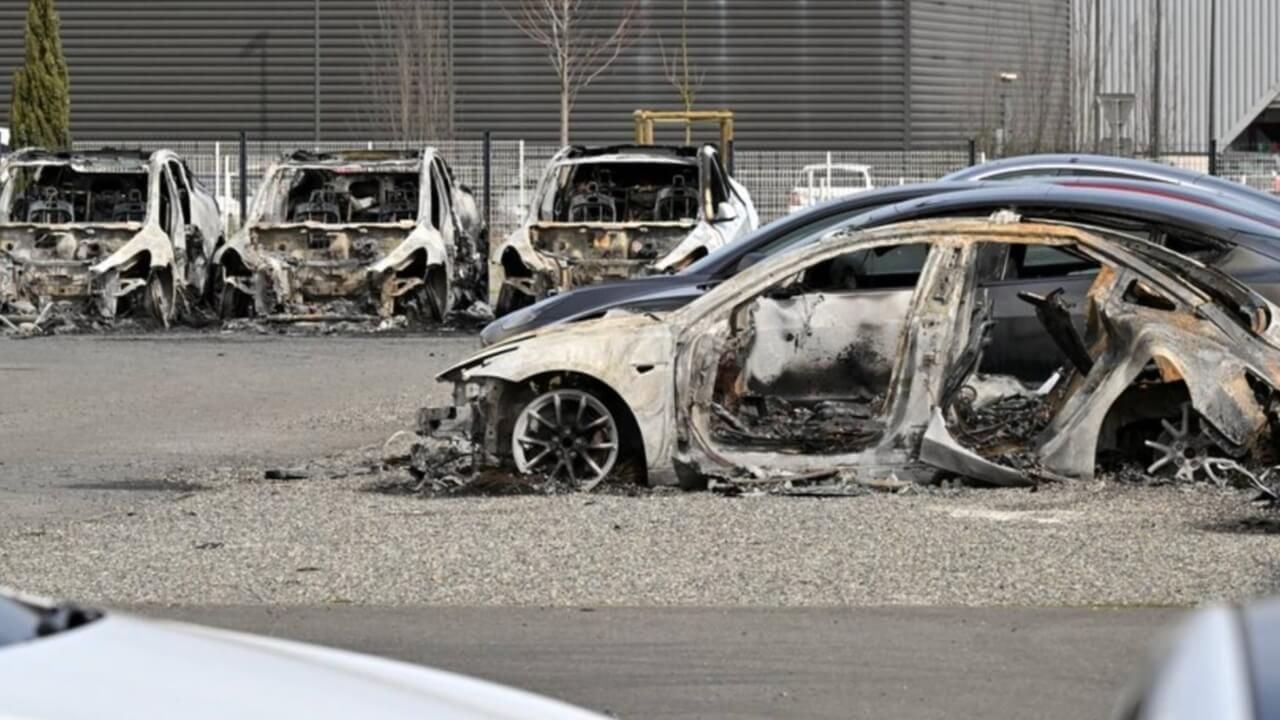 La consecuencia inesperada de los ataques a Tesla. La subida del coste de los seguros a los propietarios