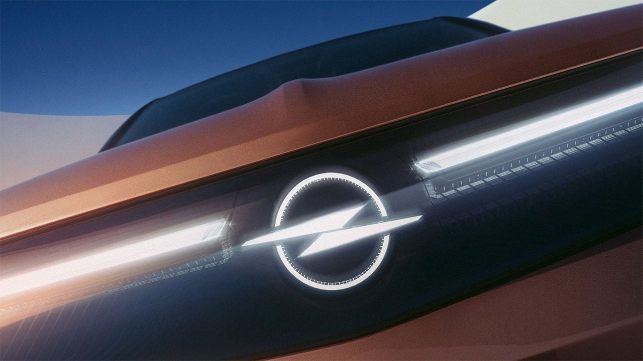 Opel extiende los 8 años de garantía a todos sus coches eléctricos e híbridos enchufables en España
