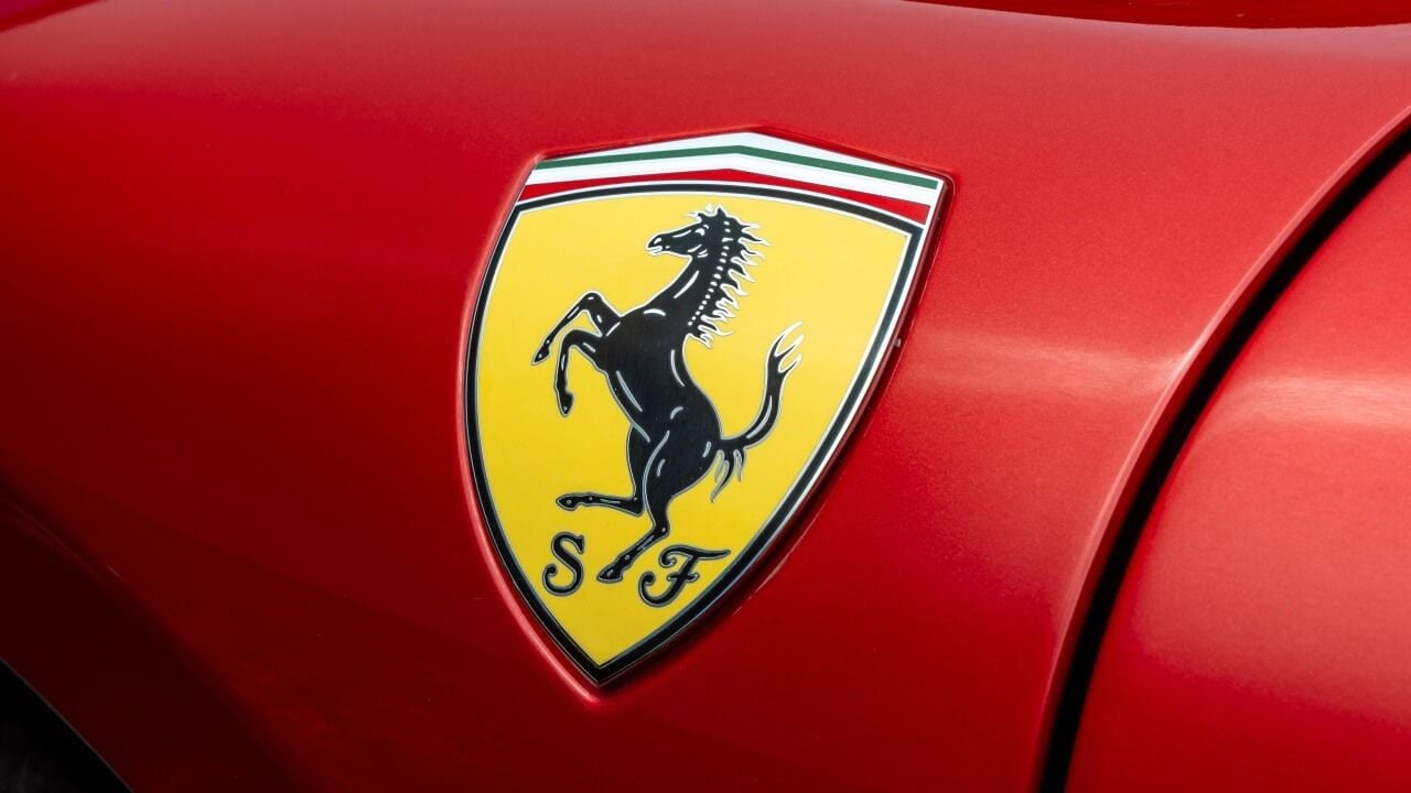 El primer eléctrico de Ferrari, clave para recuperar ventas en China