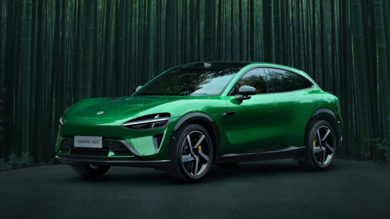 Xiaomi revela el habitáculo del SUV eléctrico YU7, que recibe una bonita pintura verde horas antes de su lanzamiento