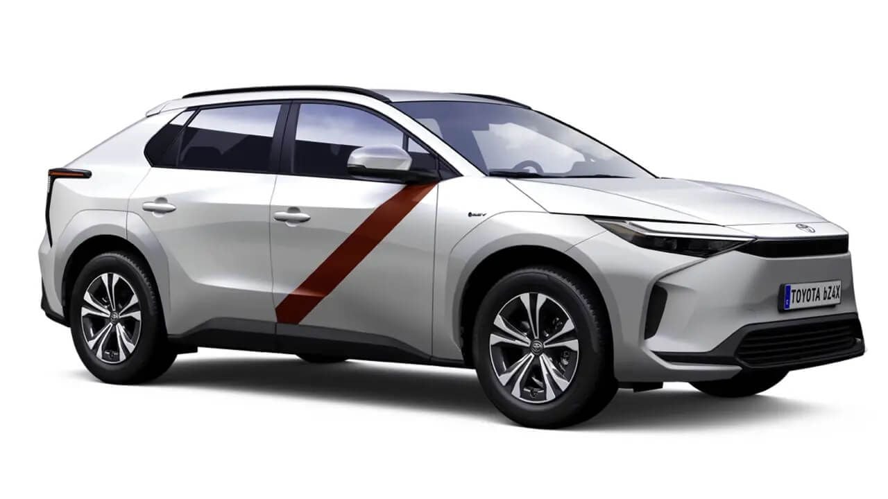 Las ventas de taxis eléctricos se disparan en España, y la mayoría elige este modelo de Toyota