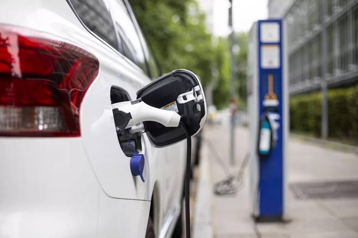 En la cuna del automóvil de Alemania, ya se venden más coches eléctricos que diésel o gasolina