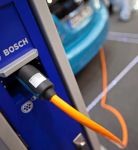 Bosch crea un cable universal para cargar coches eléctricos, Tecnología