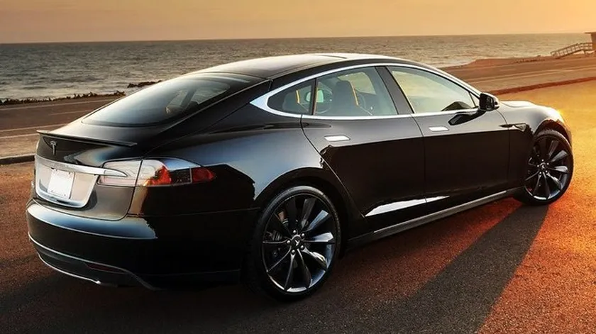 Tesla-Model-S-rear-quarter
