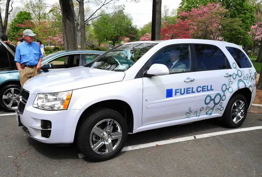 sns-rt-us-autos-fuelcell-hydrogen-20130702-001