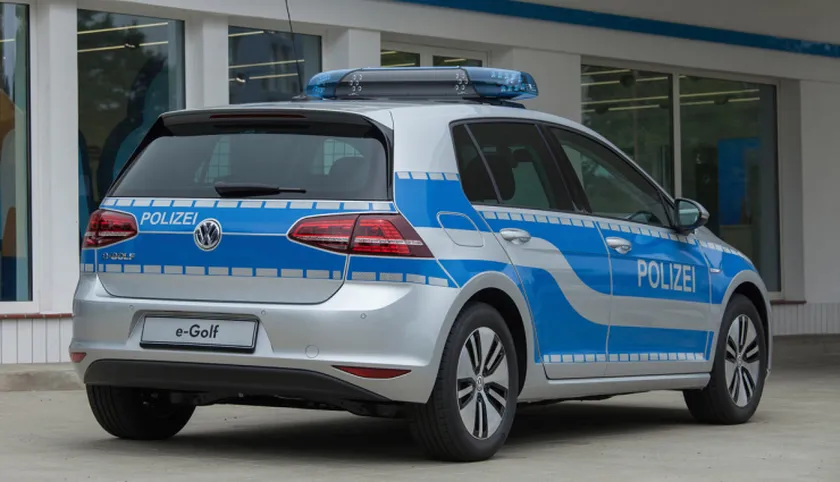 Polizei-Elektroauto-e-Golf-5-740x425_c