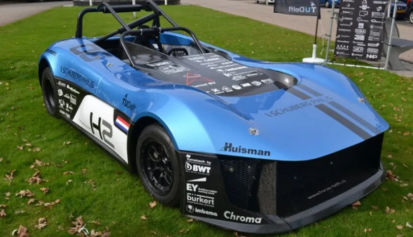 electric-car-racing-Forze-Hydrogen-Racing-Team-Delft-740x425