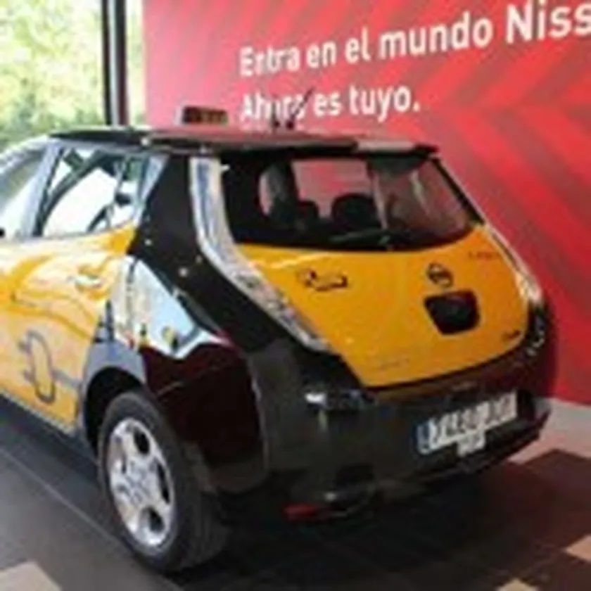 nissan-leaf-barcelona-taxi