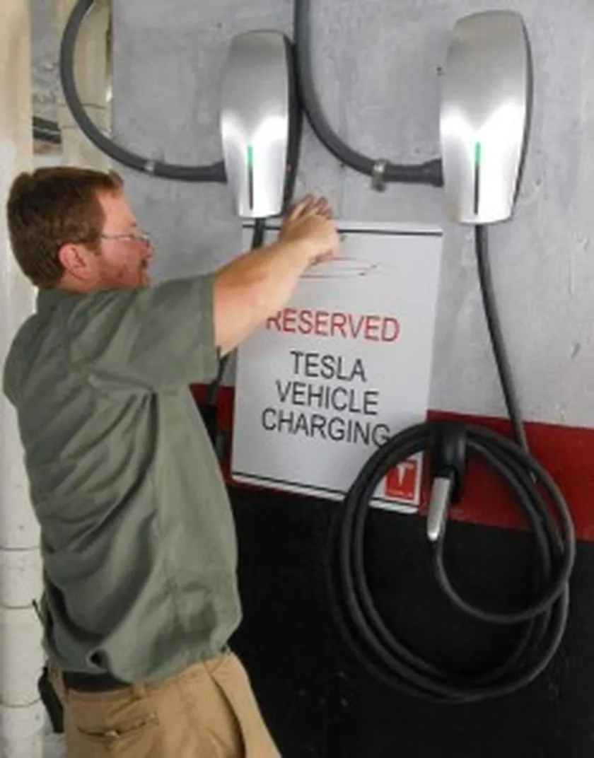 t600-8.20 Tesla charging at Hyatt 2