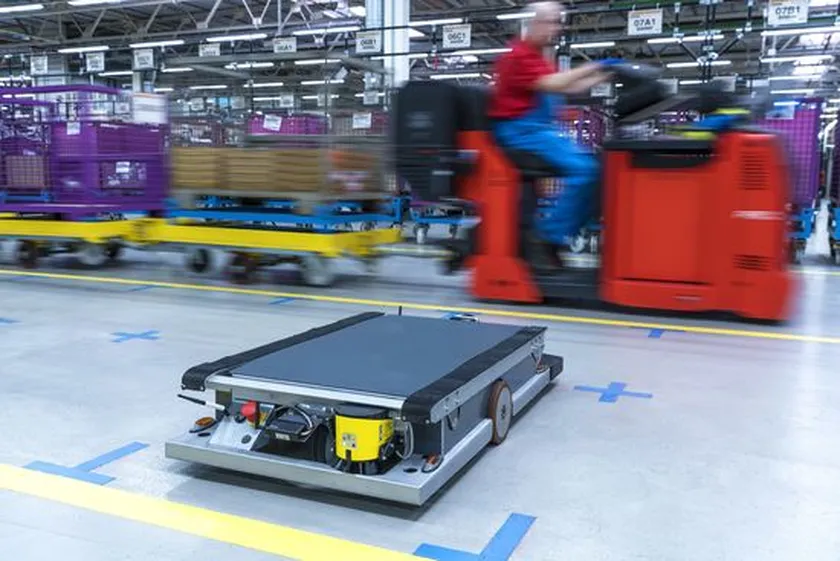 BMW-self-driving robots