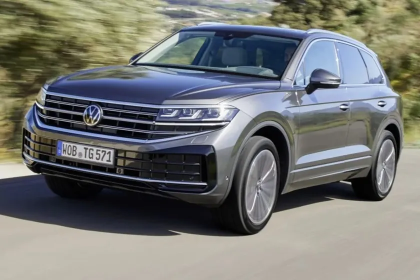 The Next Volkswagen Touareg Will Be An Electric Suv Derived From The Porsche Cayenne Forocars